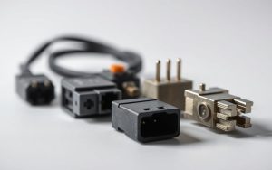 what type of plug is on an arctic computer fan